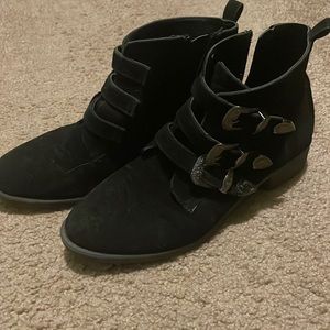 RAMPAGE BLACK SUEDE LEATHER TRIPLE BUCKLE ANKLE BOOTS BOOTIES sz 9.5
